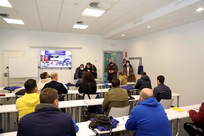 Inauguración del curso sobre fabricación aeronáutica en La Rinconada.