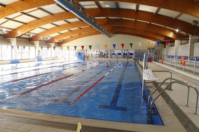 Piscina del polideportivo municipal de Es Puig, en Lloseta.