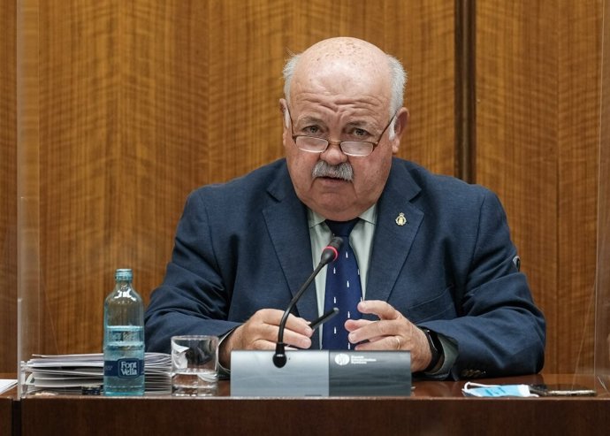 Archivo - El consejero de Salud y Familias, Jesús Aguirre, comparece en comisión parlamentaria, foto de archivo  