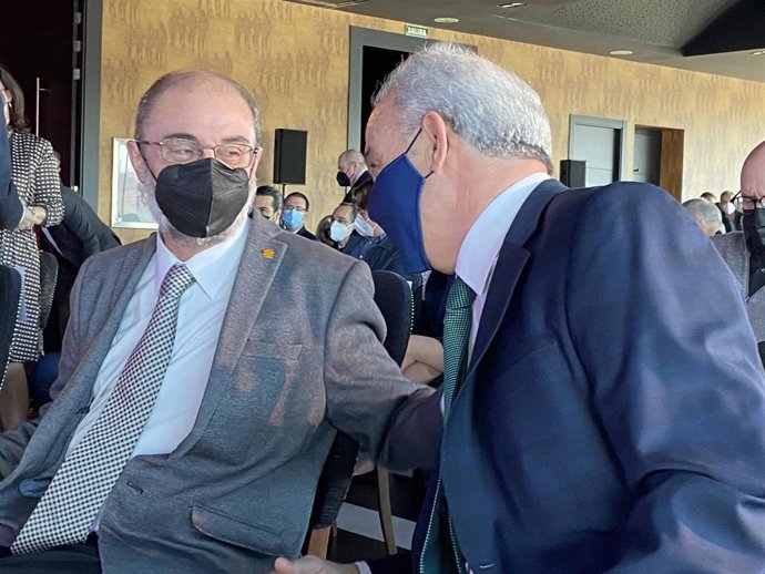 El presidente del Gobierno de Aragón, Javier Lambán, y el nuevo presidente de CEOE Aragón, Miguel Marzo.