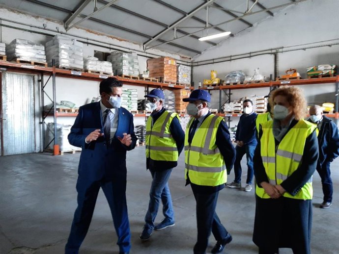 Planas en su visita a la cooperativa Pinillos (Segovia).