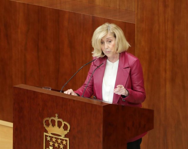 La consejera de Familia, Juventud y Política Social, Maria Concepción Dancausa Treviño, interviene en una comparecencia en el primer Pleno del año en la Asamblea de Madrid