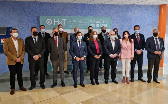 Foto de familia rueda de prensa H&T 2022