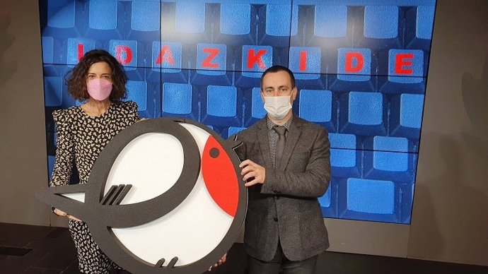 Lorea Bilbao y Xabier Arauzo en la presentación de Idazide