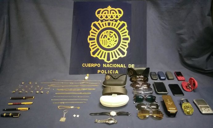 Elementos decomisados de la célula de ladrones de viviendas