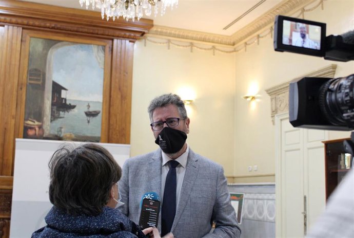 El delegado territorial de Igualdad informa sobre la reducción de la lista de espera en la provincia de Huelva