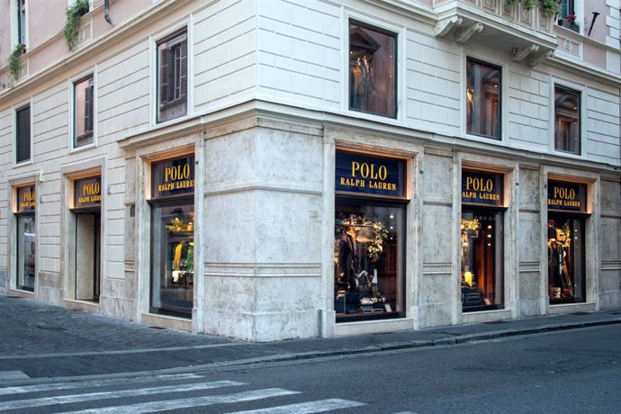 Archivo - Tienda de Ralph Lauren en Roma.