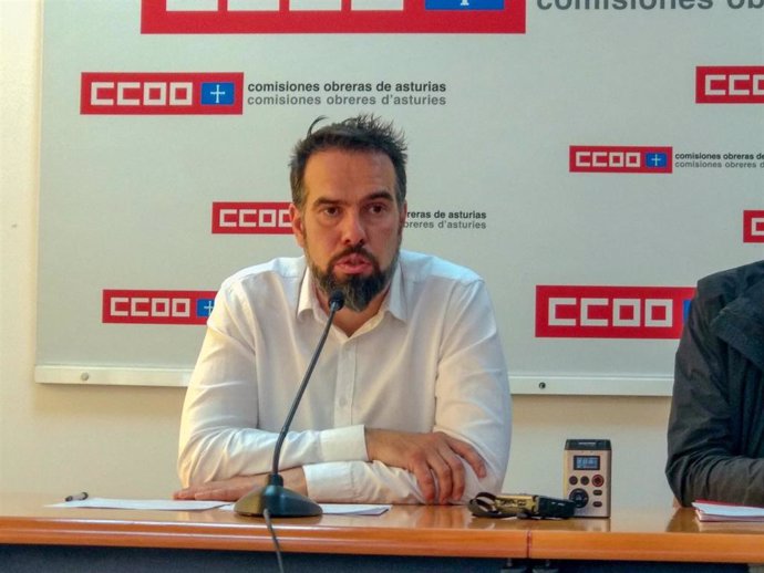 Archivo - El secretario general de CCOO De Asturias, José Manuel Zapico, en rueda de prensa.