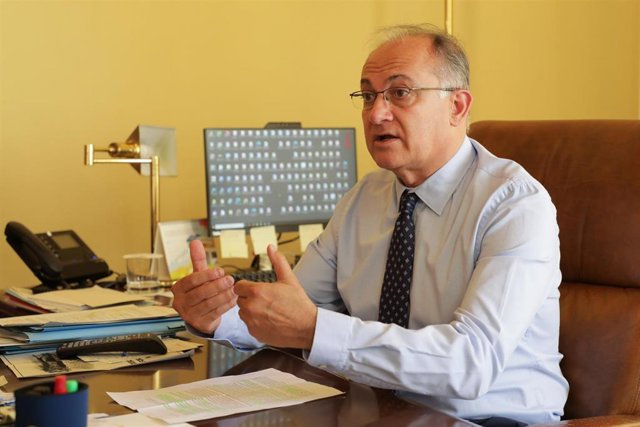 Archivo - El secretario autonómico de Relaciones para la Unión Europea y Relaciones Externas, Joan Calabuig