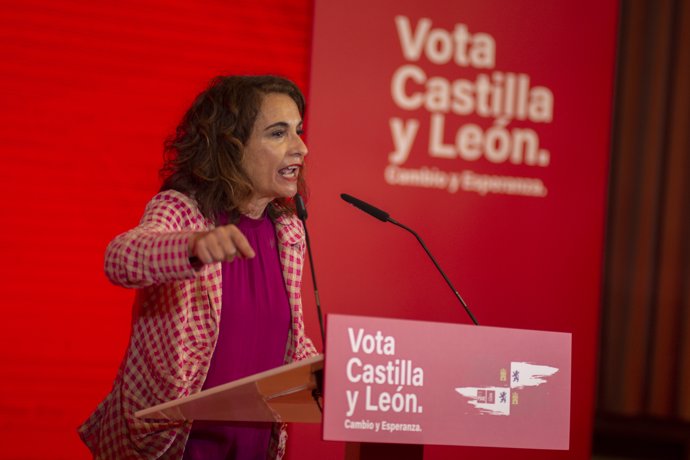La ministra de Hacienda, María Jesús Montero, interviene en el acto público en el Centro Cultural Provincial de Palencia