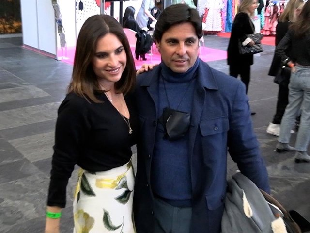 Francisco Rivera ejerció de perfecto y orgulloso anfitrión durante el desfile de Lourdes Montes y 'Mi abril' en SIMOF