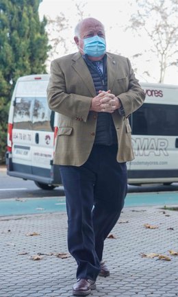 El consejero de Salud y Familias, Jesús Aguirre