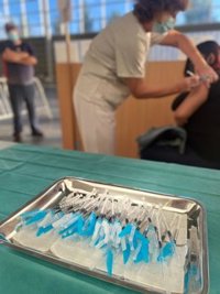 Administradas otras 1.999 dosis de la vacuna antiCovid en Galicia, 374 para completar pautas