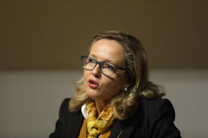 La vicepresidenta primera del Gobierno y ministra de Asuntos Económicos y Transformación Digital, Nadia Calviño, inaugura la primera edición de los Encuentros H+K, en el Auditorio La Matriz-Campus WPP, a 3 de febrero de 2022, en Madrid (España). 