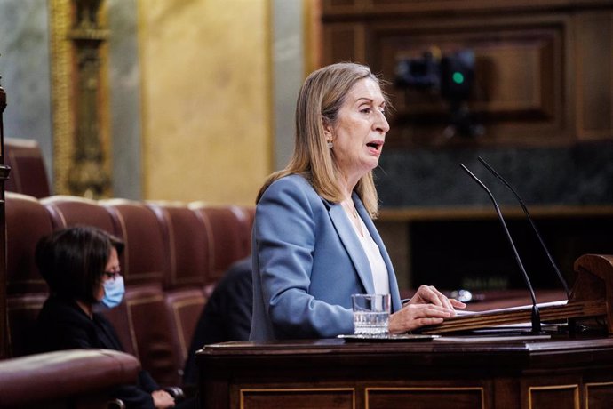 La vicepresidenta segunda del Congreso de los Diputados y exministra de Fomento, Ana Pastor, interviene en una sesión plenaria, en el Congreso de los Diputados, a 1 de febrero de 2022, en Madrid (España).