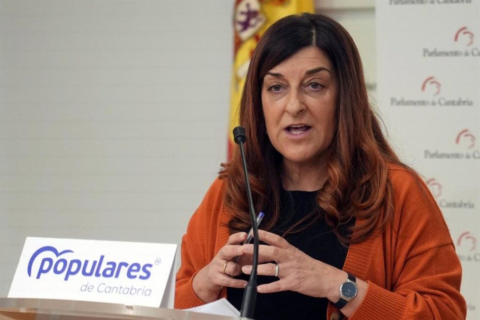 La presidenta del PP de Cantabria, María José Sáenz de Buruaga