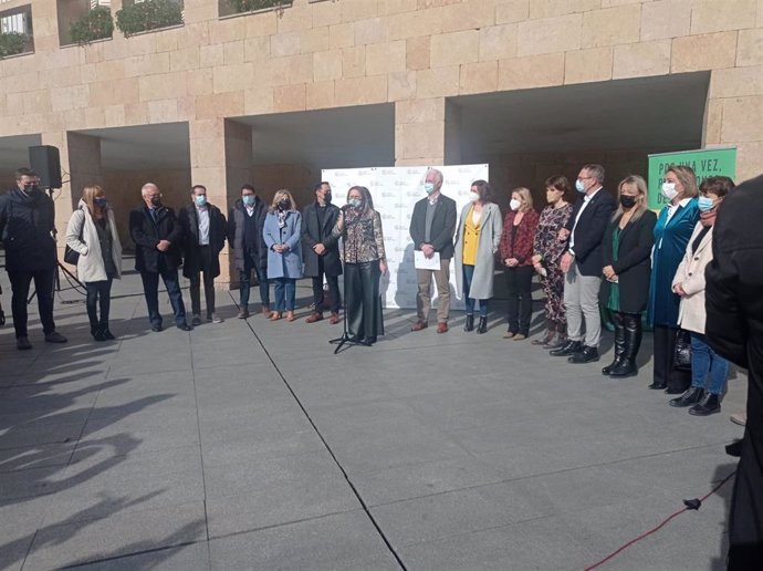 Día Mundial contra el Cáncer en el Ayuntamiento de Logroño