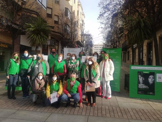 Voluntarios de la AECC en Cáceres advierten de las "inequidades" que sufren los enfermos de cáncer