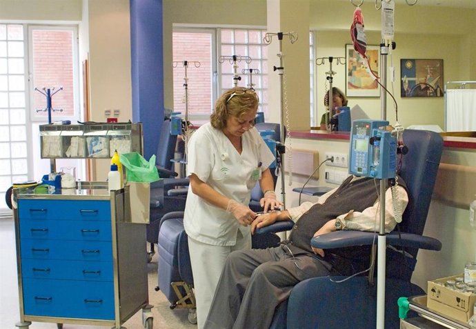 Archivo - Salud.-Los tratamientos contra el cáncer pueden acelerar el envejecimiento celular