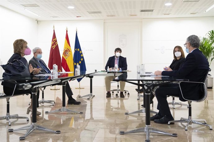 Reunión ente el presidente López Miras y Molina Boix.