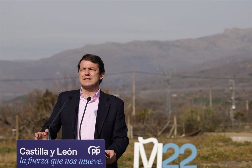 Intervención de Fernández Mañueco durante su visita al Valle del Tiétar.