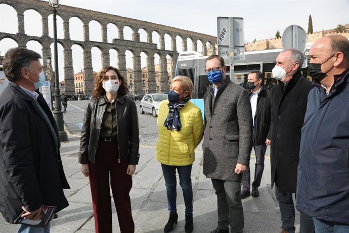 Cvirus.- Ayuso pide al Gobierno que deje de "marear" con continuos cambios de criterios sobre las mascarillas