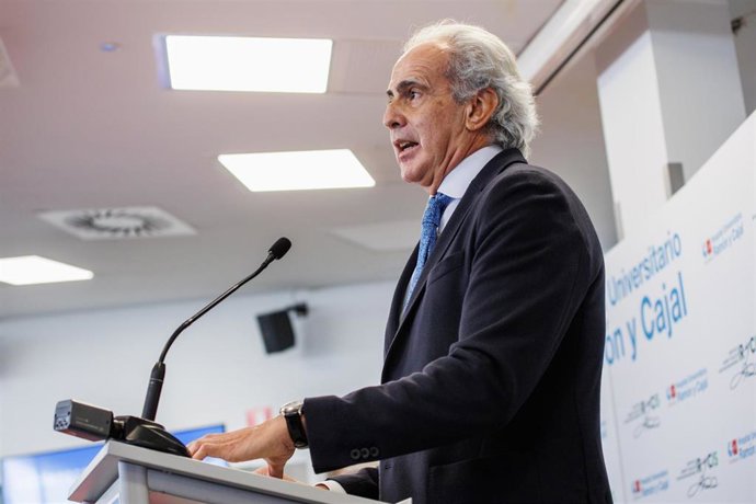 El consejero de Sanidad de la Comunidad de Madrid, Enrique Ruiz Escudero, presenta el nuevo Plan de Terapias Avanzadas para el periodo 2022-2024, en el Hospital Ramón y Cajal, a 4 de febrero de 2022, en Madrid (España). Coincidiendo que hoy se celebra e