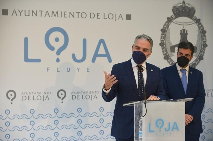 Elías Bendodo y Joaquín Camacho, en el Ayuntamiento de Loja