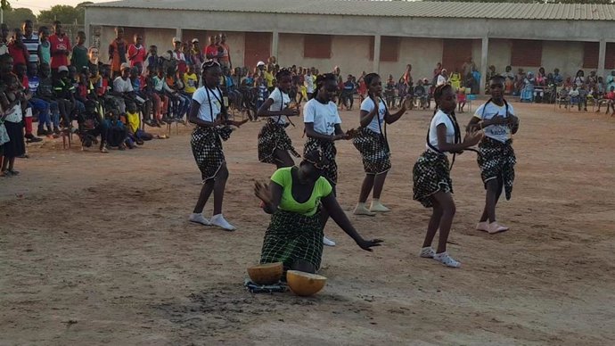 EL PROYECTO SOLIDARIO PARA LA EDICIÓN 2022 DE LA CARRERA DE LAS EMPRESAS ES: ACONDICIONAMIENTO AULAS COLEGIO DJIKESSE