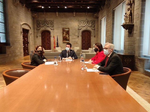 Reunió del president de la Generalitat, Pere Aragonès, i la consellera de Presidència, Laura Vilagrà, amb la presidenta de l'ANC, Elisenda Paluzie, i el vicepresident de l'entitat, David Fernàndez