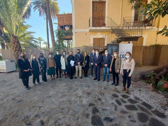 Foto de Familia de la presentación en la Casa Barnuevo de 'intTop Mar Menor'