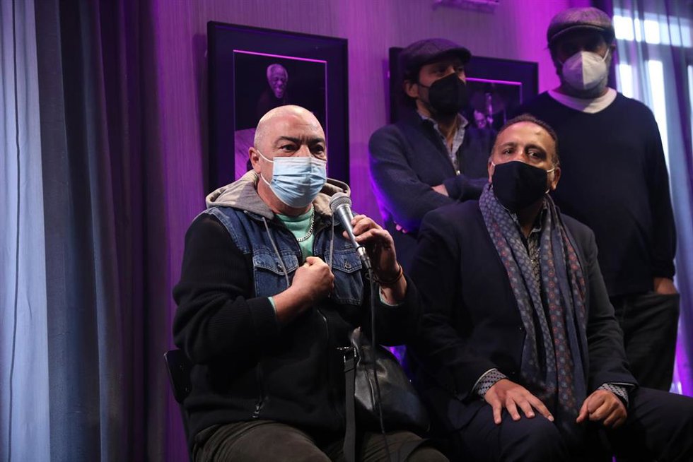 (I-D)  Los flamencos,  Antonio Canales y Enrique Heredia El Negri, intervienen en una rueda de prensa contra las medidas de la próxima Asamblea de la Sociedad General de Autores y Editores (SGAE)