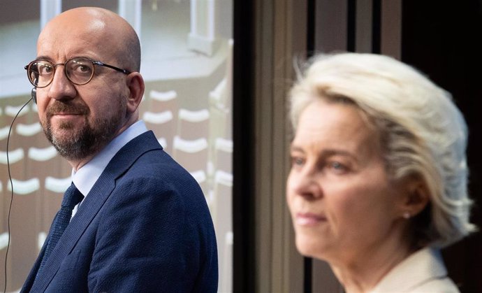 Archivo - Charles Michel y Ursula Von der Leyen.