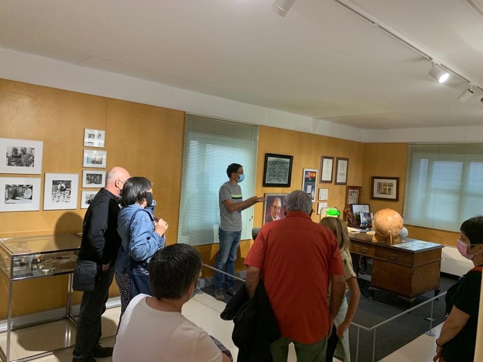 La exposición Joan Oró. El científico de la vida está instalada en el Museu de l'Aigua de Lleida.