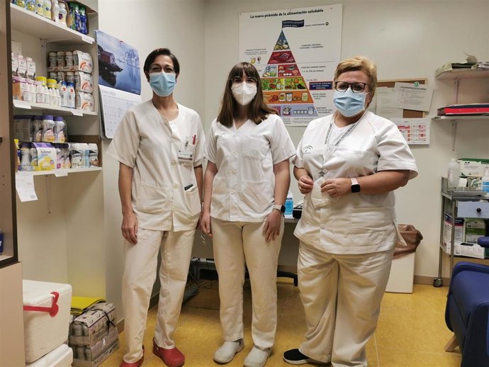 Enfermeras encargadas de la gestión del plan de acogida al paciente oncológico de Torrecárdenas, en Almería.