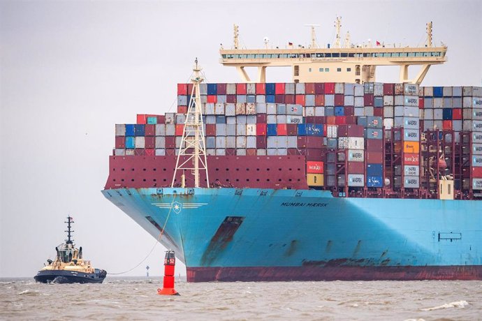 04 February 2022, Bremen, Bremerhaven: The "Mumbai Maersk" container ship arrives at Bremerhaven port. The ship was freed after it ran aground near the North Sea island of Wangerooge. Photo: Sina Schuldt/dpa