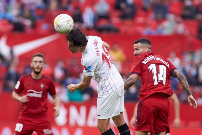 Archivo - El jugador del Sevilla Thomas Delaney durante un partido en el Estadio Ramón Sánchez-Pizjuán ante Osasuna de LaLiga Santander 2021-2022.