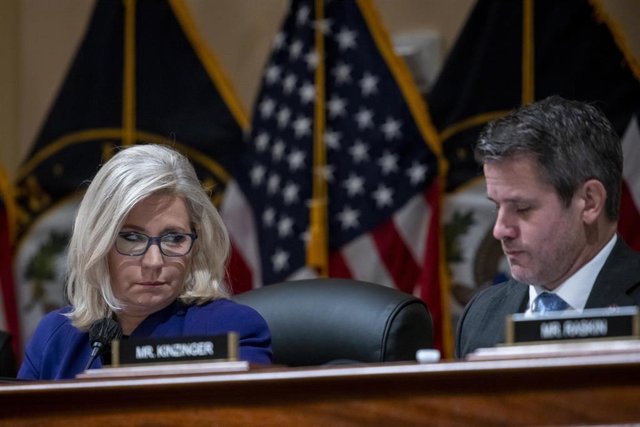 Los republicanos Liz Cheney y Adam Kinzinger