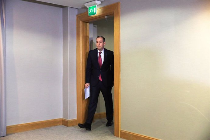 03 February 2022, United Kingdom, Belfast: First Minister of Northern Ireland Paul Givan arrives at the Crowne Plaza Hotel ahead of his announcement that he will resign his post in a Brexit protocol protest. Photo: Peter Morrison/PA Wire/dpa
