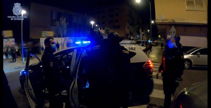 Agentes de la Policía Nacional detienen al presunto autor de un delito de malos tratos y quebrantamiento de condena en Palma