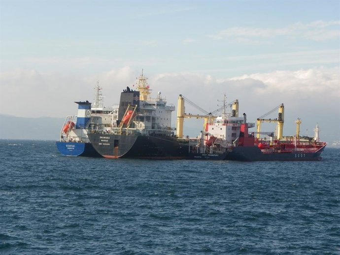 Buques haciendo bunkering en la Bahía de Algeciras
