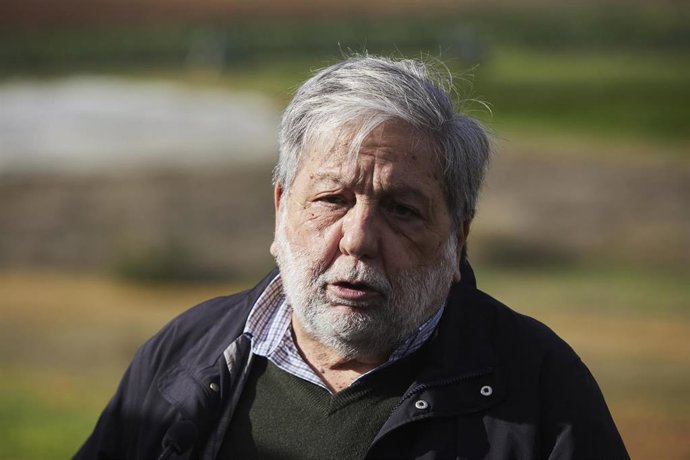 Archivo - El alcalde de Dos Hermanas, Francisco Toscano, atiende a los medios a 23 de diciembre de 2021 en Sevilla (Andalucía, España)