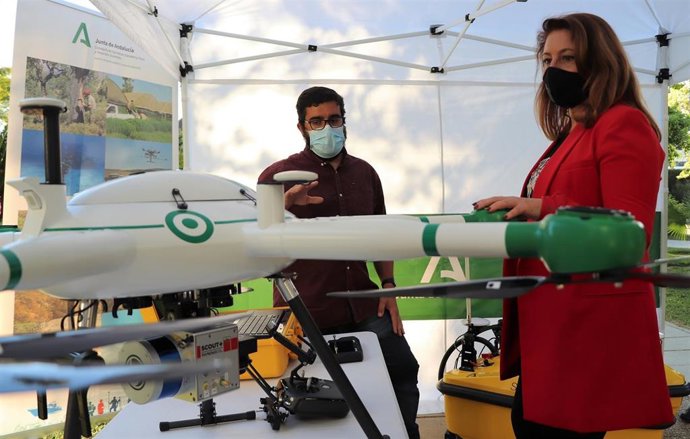 La Consejería de Agricultura lanza un proyecto de innovación para el uso de drones en el control de superficies agraria