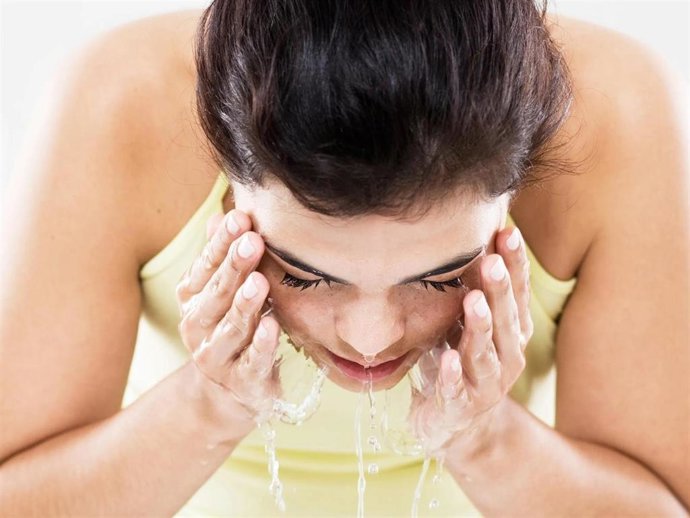 Piel grasa: soluciones, trucos y cosméticos para tratarla