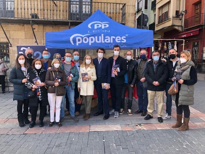 La Vicesecretaria De Política Social Del Partido Popular, Ana Pastor, Durante Su Visita A León Este Sábado.