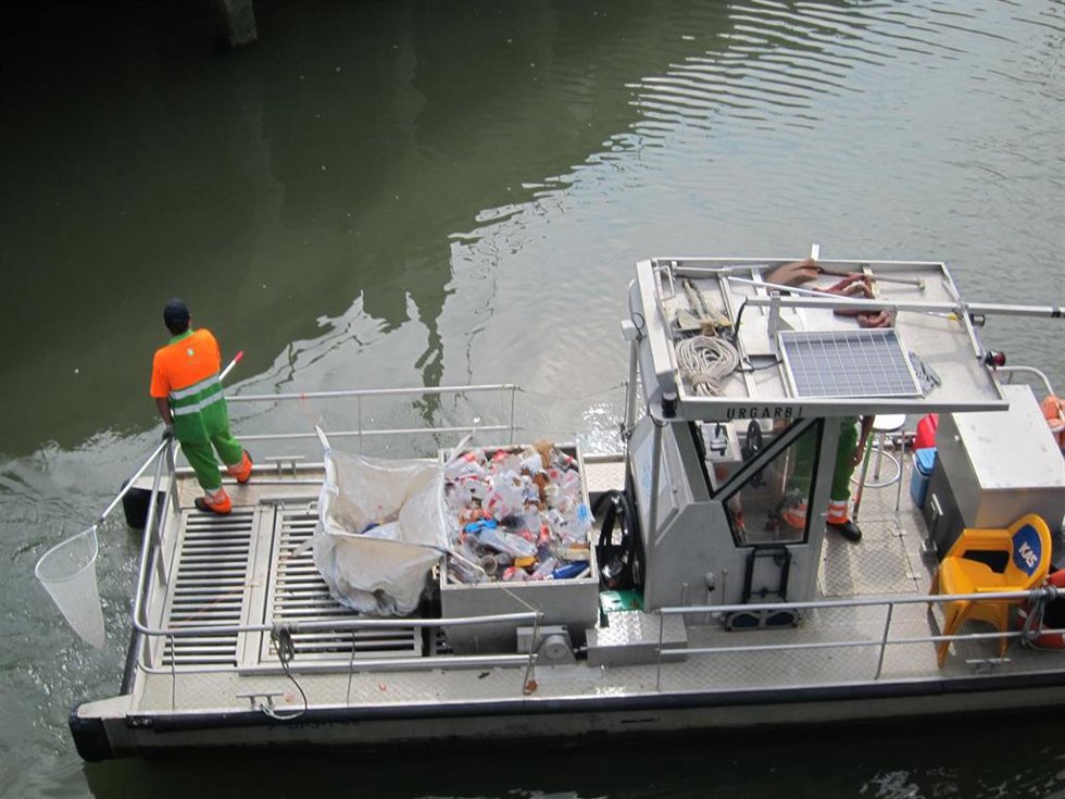 Archivo - Recogida De Residuos En La Ría (Bilbao)