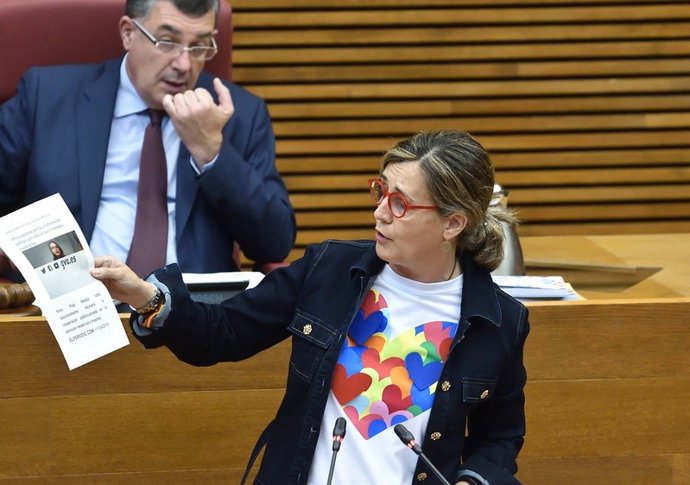 La Portavoz adjunta del GPP y Vicesecretaria de Política Social del PPCV, Elena Bastidas,