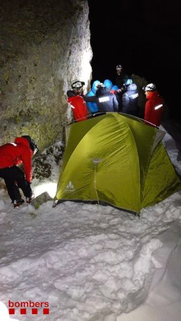 Imagen del rescate de dos esquiadores de montaña heridos, uno grave, en Torre de Cabdella (Lleida)