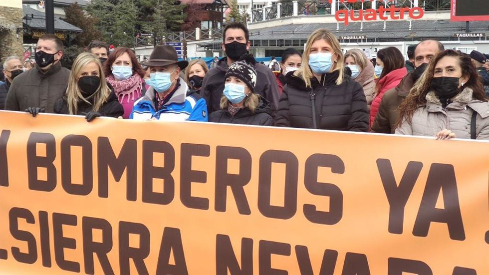 El PP se suma a la protesta en Pradollano para exigir a Diputación la instalación de un retén de bomberos