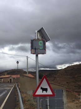 Archivo - La red de radares pedagógicos se amplía llegando a ocho nuevas travesías en Aragón.